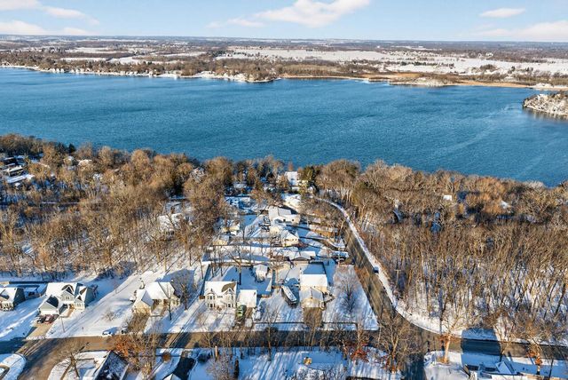 2003 Matthew AVENUE, Twin Lakes, WI 53181