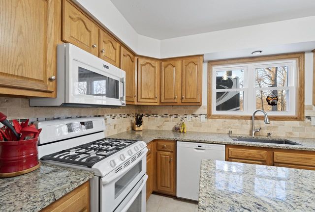 2003 Matthew AVENUE, Twin Lakes, WI 53181