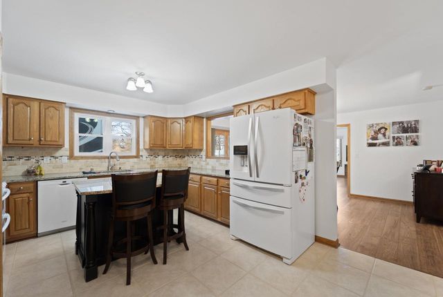 2003 Matthew AVENUE, Twin Lakes, WI 53181