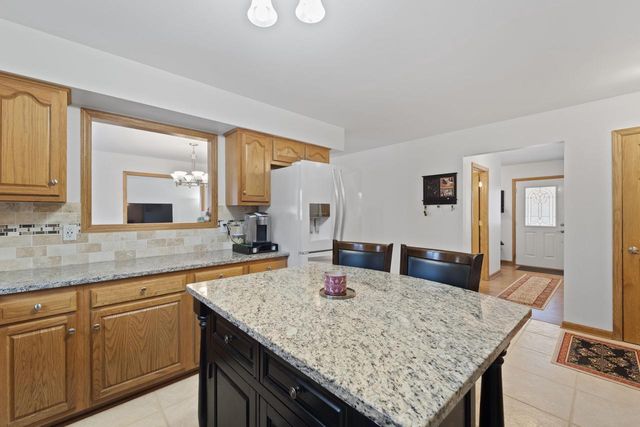 2003 Matthew AVENUE, Twin Lakes, WI 53181