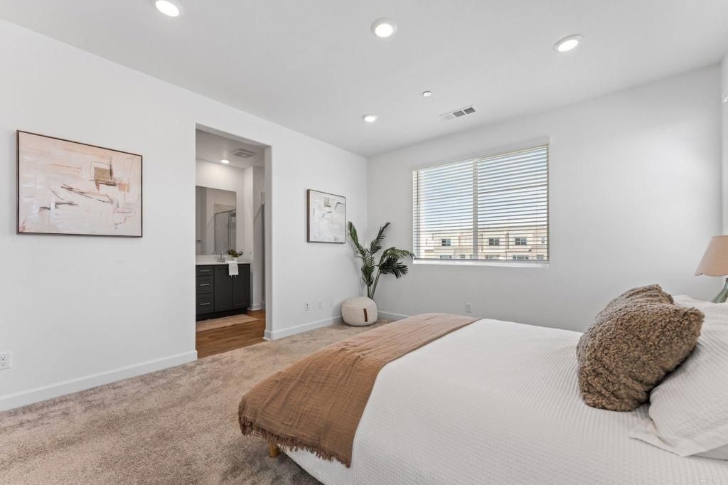 Image 12 of property listing at 780 Mateo Street 1, Chula Vista, CA 91911