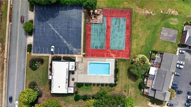 4080 Huntingreen Lane B, Winston-salem, NC 27106