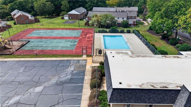 4080 Huntingreen Lane B, Winston-salem, NC 27106