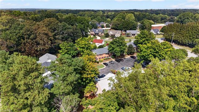 4080 Huntingreen Lane B, Winston-salem, NC 27106