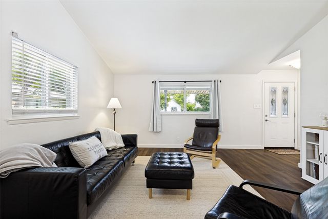 817 Kingswood Avenue, Richardson, TX 75080