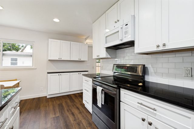 817 Kingswood Avenue, Richardson, TX 75080