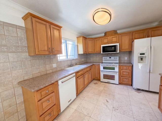 9534 Brakeman Ct, Sacramento, CA 95827