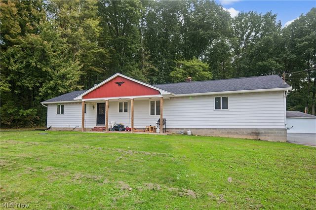 1301 Collar Price Road, Hubbard, OH 44425
