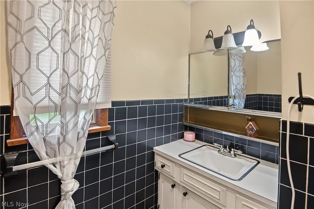 1301 Collar Price Road, Hubbard, OH 44425
