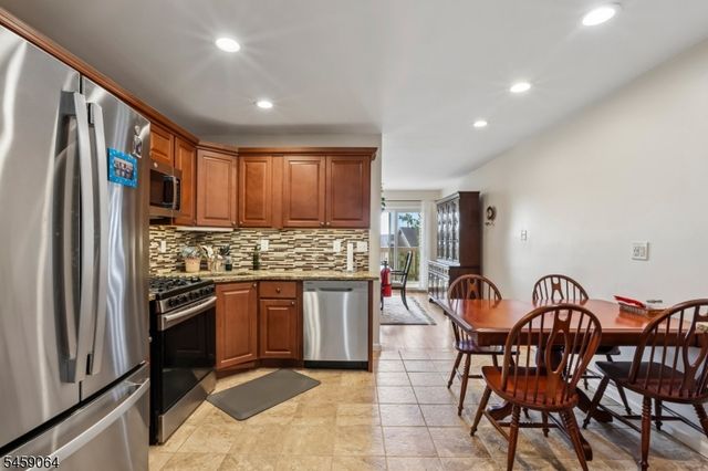 411 Heights Dr, Haledon Boro, NJ 07508