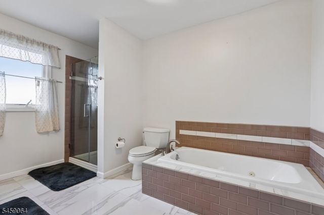 411 Heights Dr, Haledon Boro, NJ 07508
