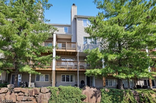 411 Heights Dr, Haledon Boro, NJ 07508