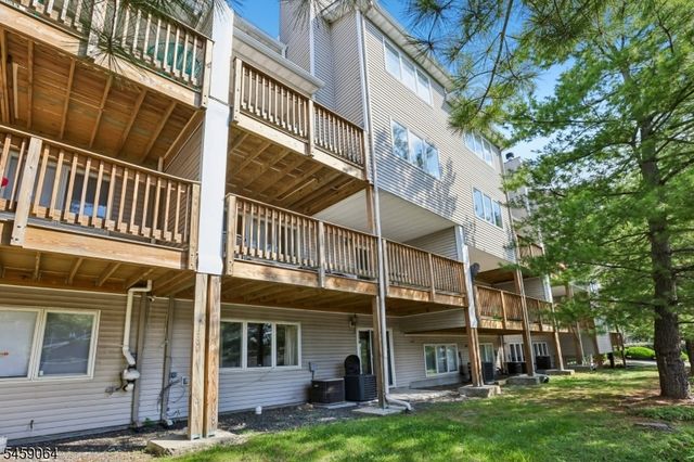 411 Heights Dr, Haledon Boro, NJ 07508