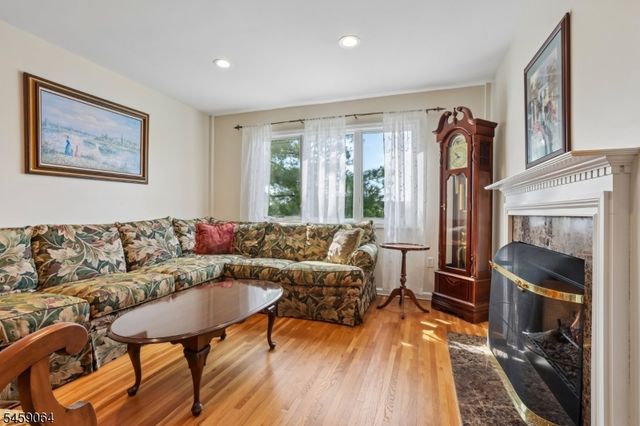 411 Heights Dr, Haledon Boro, NJ 07508
