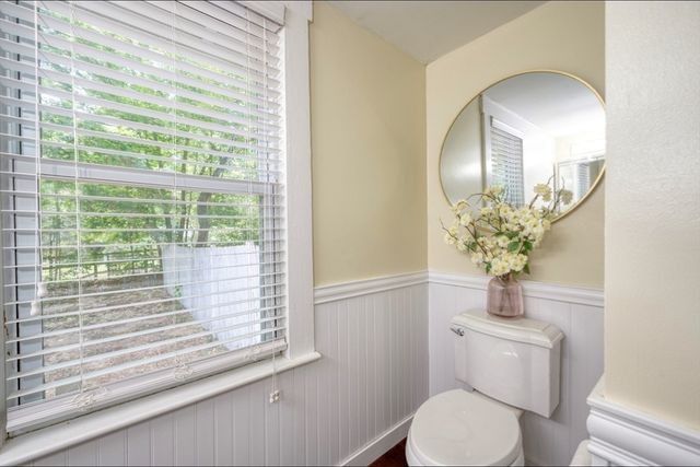 13 Crescent St, Plympton, MA 02367