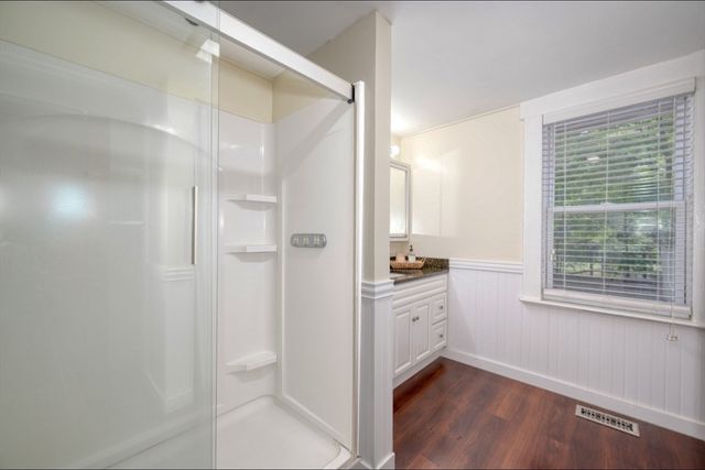 13 Crescent St, Plympton, MA 02367