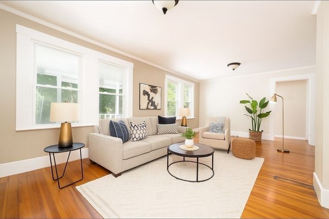 13 Crescent St, Plympton, MA 02367