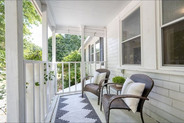 13 Crescent St, Plympton, MA 02367