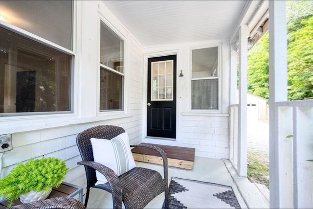 13 Crescent St, Plympton, MA 02367