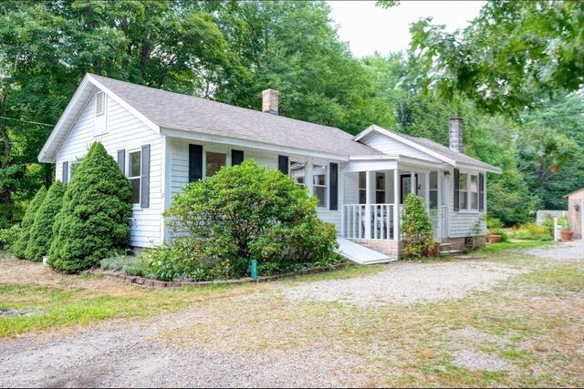 13 Crescent St, Plympton, MA 02367