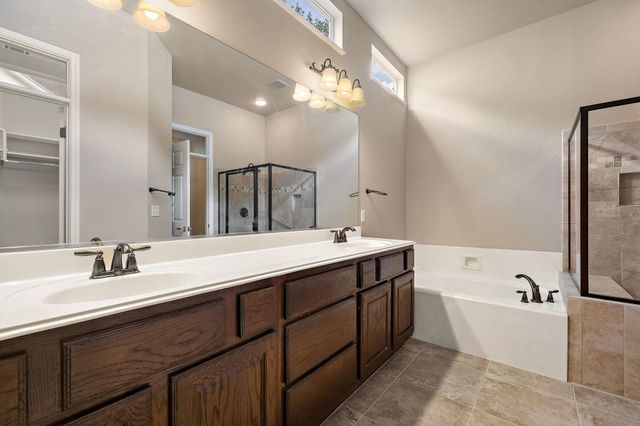 196 Whispering Wind DR, Georgetown, TX 78633