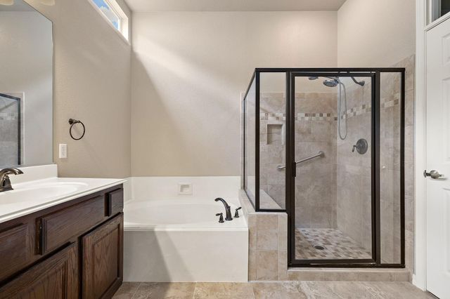 196 Whispering Wind DR, Georgetown, TX 78633