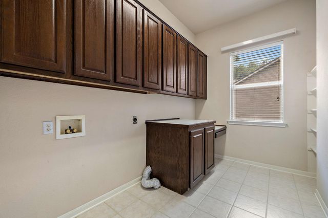 196 Whispering Wind DR, Georgetown, TX 78633