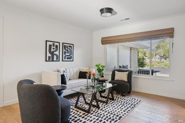 3033 Myrtledale Rd, Calistoga, CA 94515