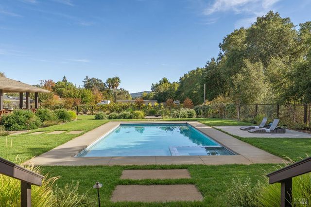 3033 Myrtledale Rd, Calistoga, CA 94515