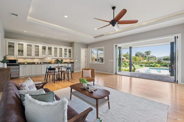 3033 Myrtledale Rd, Calistoga, CA 94515