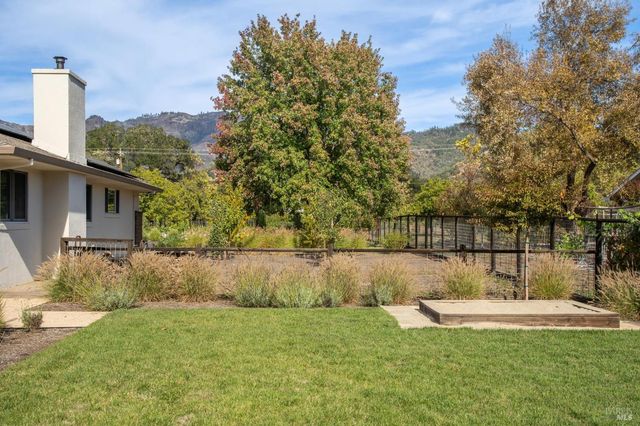 3033 Myrtledale Rd, Calistoga, CA 94515