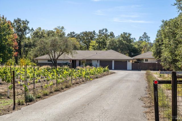 3033 Myrtledale Rd, Calistoga, CA 94515