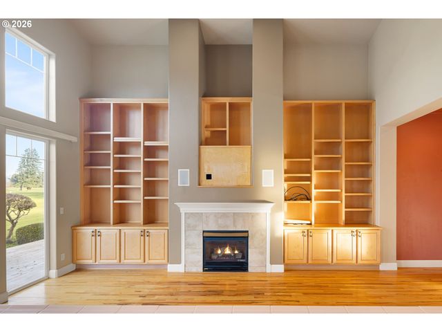 240 MAGNOLIA Dr, Creswell, OR 97426