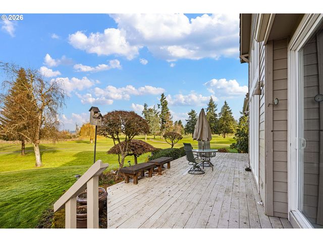 240 MAGNOLIA Dr, Creswell, OR 97426