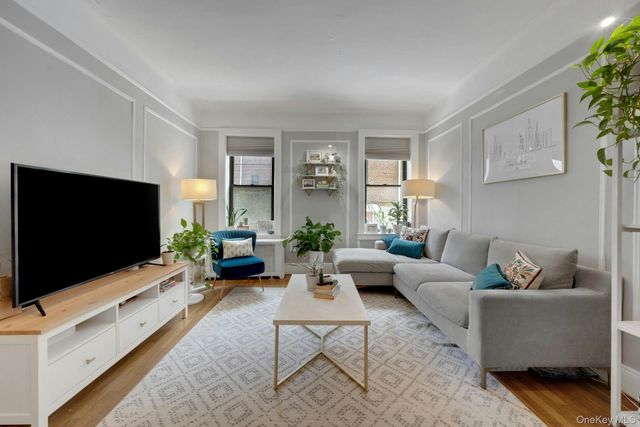 673 Locust Street 2C, Mount Vernon, NY 10552