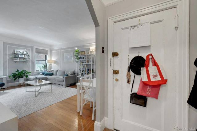 673 Locust Street 2C, Mount Vernon, NY 10552