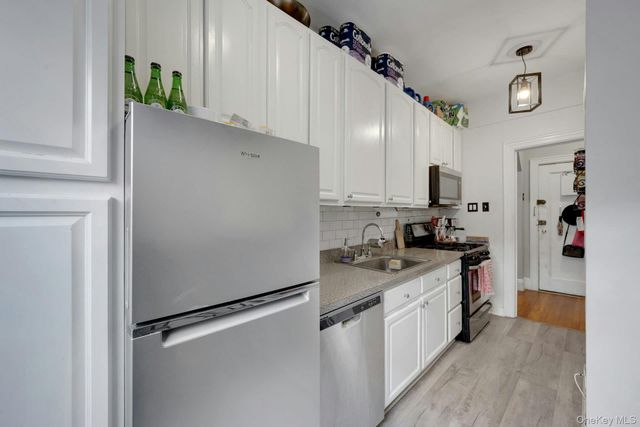 673 Locust Street 2C, Mount Vernon, NY 10552