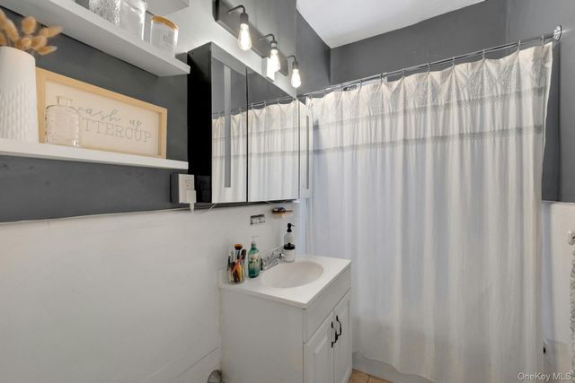 673 Locust Street 2C, Mount Vernon, NY 10552