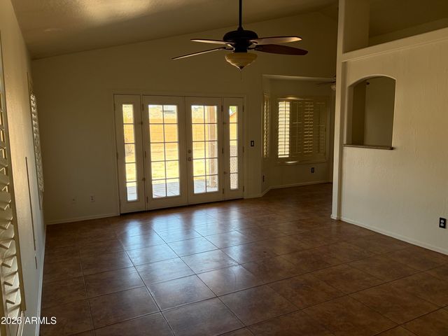 222 W CAROLINE Lane, Chandler, AZ 85225