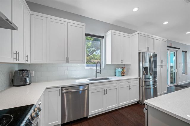 902 W PLYMOUTH STREET, Tampa, FL 33603