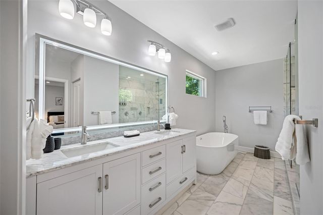 902 W PLYMOUTH STREET, Tampa, FL 33603