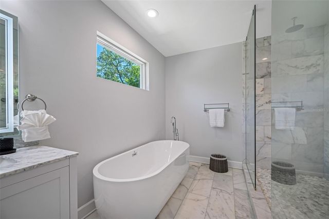 902 W PLYMOUTH STREET, Tampa, FL 33603