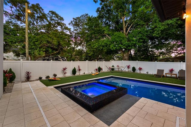 902 W PLYMOUTH STREET, Tampa, FL 33603