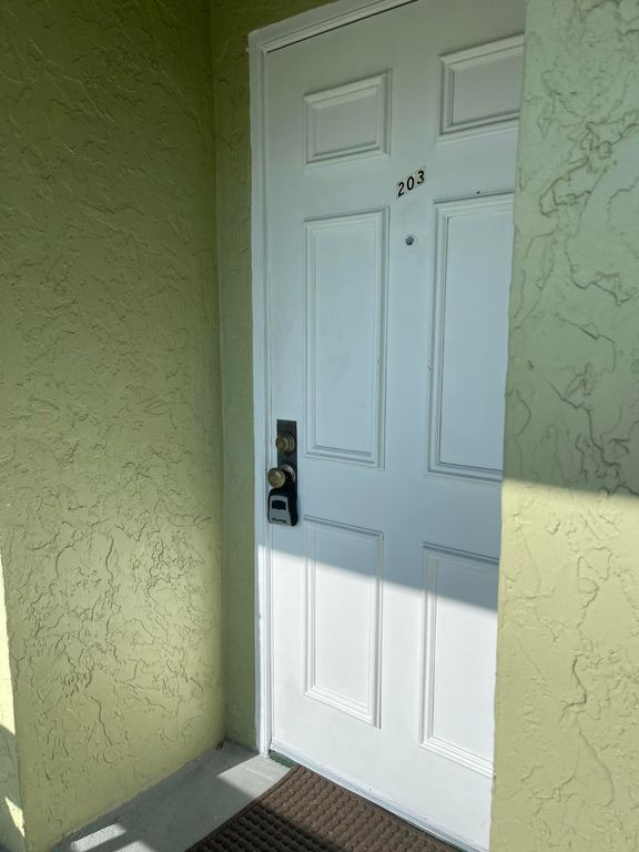 1141 Calamondin Terrace 203, Delray Beach, FL 33445