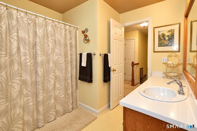 14 Heather Court, New Milford, CT 06776