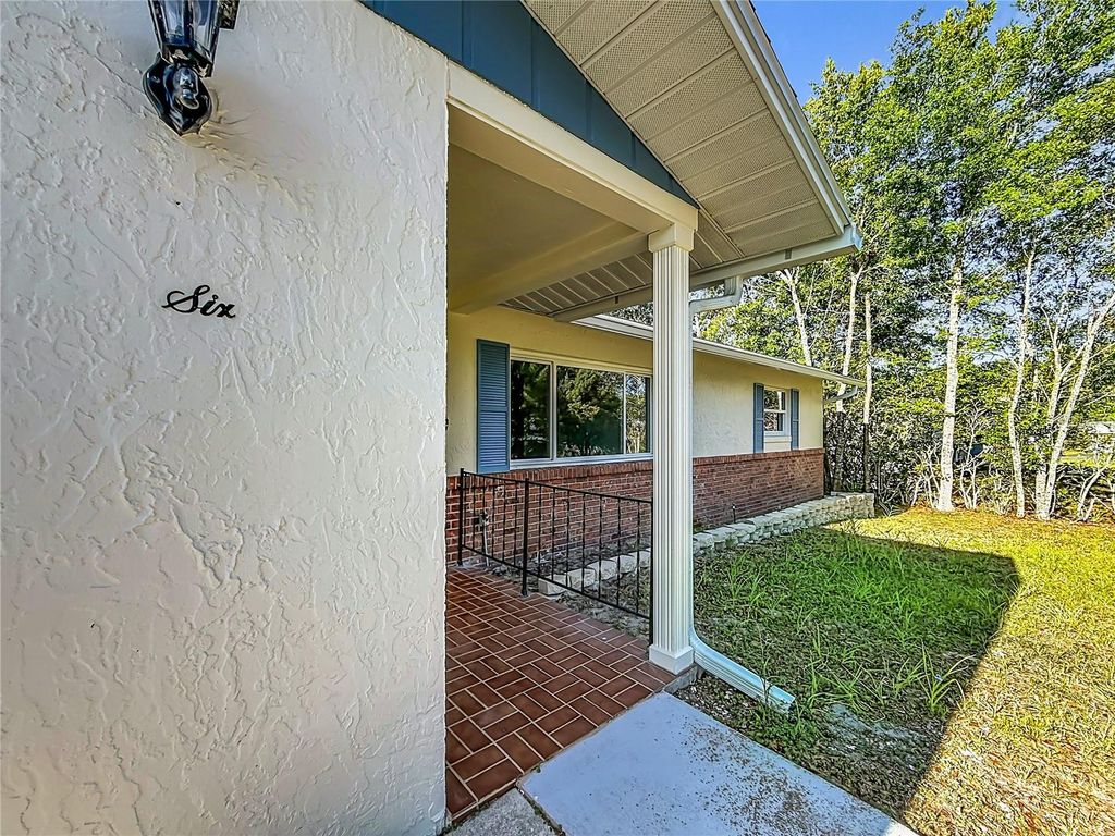 Image 12 of property listing at 6 OKLAHOMA STREET, Beverly Hills, FL 34465