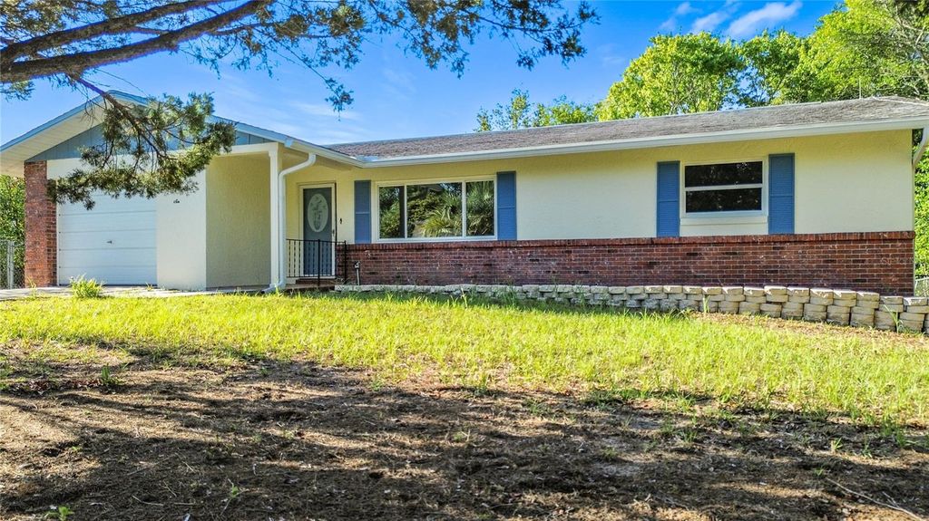 Image 4 of property listing at 6 OKLAHOMA STREET, Beverly Hills, FL 34465