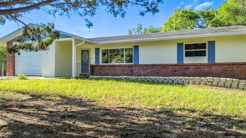 Image 5 of property listing at 6 OKLAHOMA STREET, Beverly Hills, FL 34465