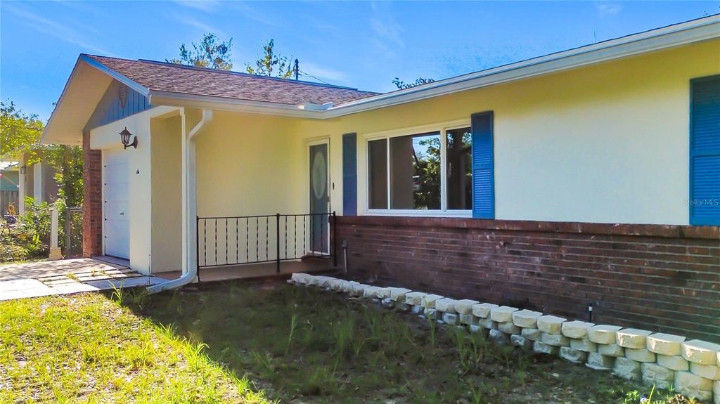 Image 6 of property listing at 6 OKLAHOMA STREET, Beverly Hills, FL 34465