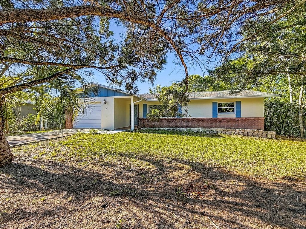 Image 9 of property listing at 6 OKLAHOMA STREET, Beverly Hills, FL 34465